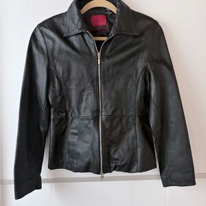 Vintage Nicole Miller black women’s jacket.100% genuine soft LEATHER. Sz S